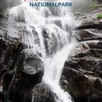Wasserfall mit dem Text: Great Smoky Mountains Nationalpark