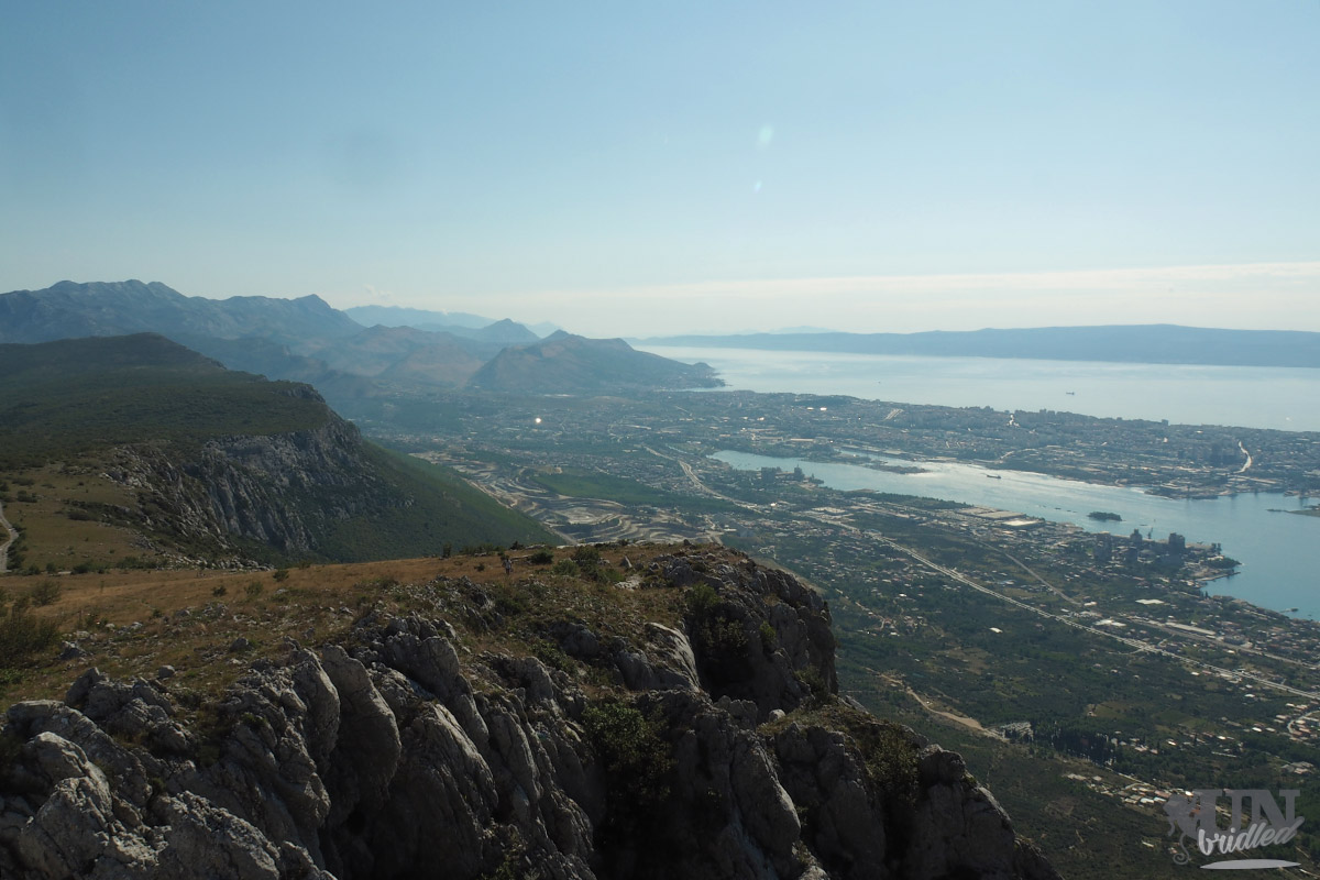 Ausblick auf Split und den Kozjak Bergkamm vom Wanderweg
